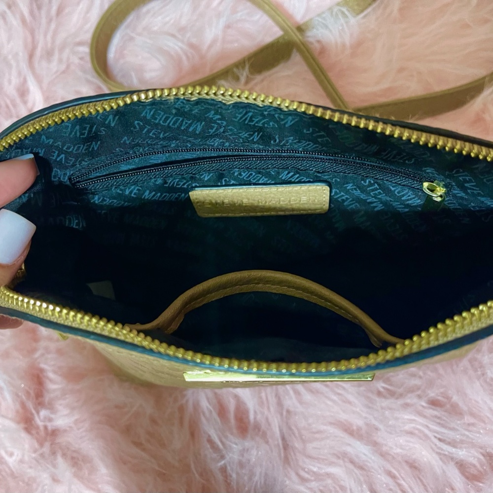 Purse - Picture 3 of 3